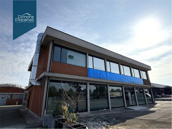 ufficio in affitto a Piacenza in zona Montale