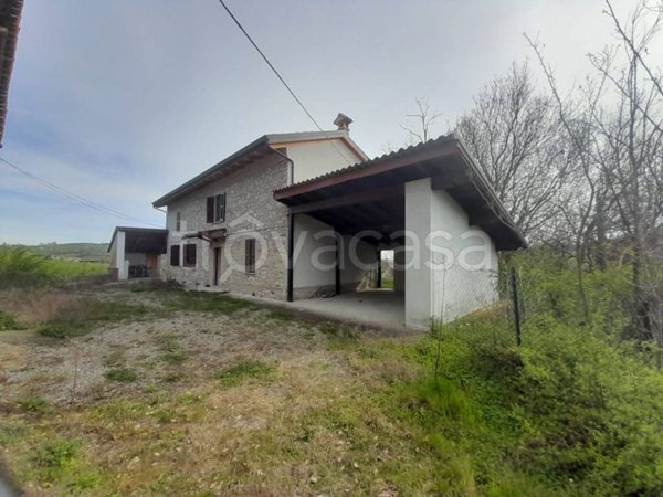 casa indipendente in affitto a Piozzano