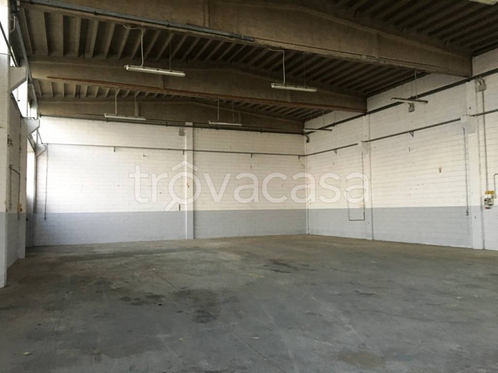 locale commerciale in affitto a Podenzano in zona Gariga