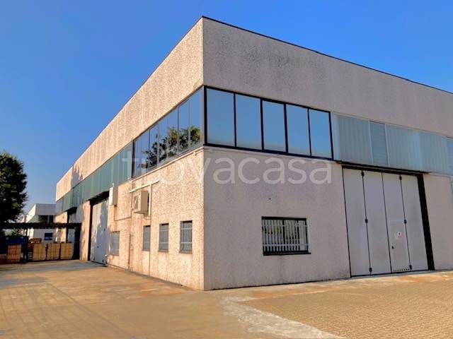 locale commerciale in affitto a Podenzano