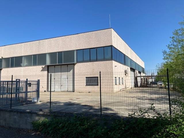 locale commerciale in affitto a Podenzano