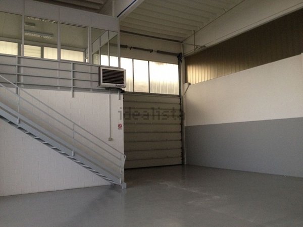 locale di sgombero in affitto a Podenzano in zona Gariga