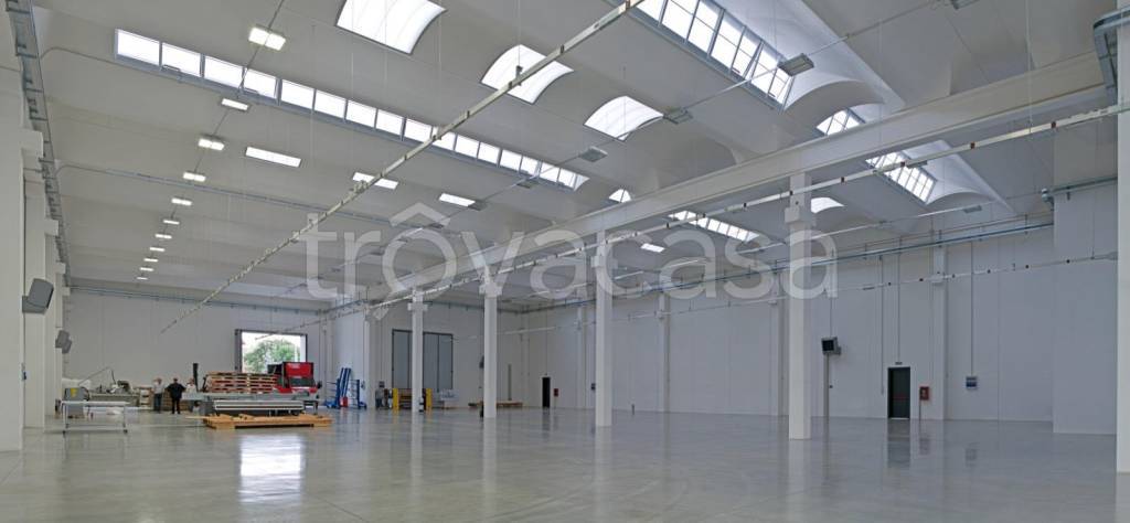 locale commerciale in affitto a Pontenure