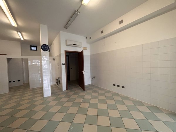 negozio in affitto a Pontenure