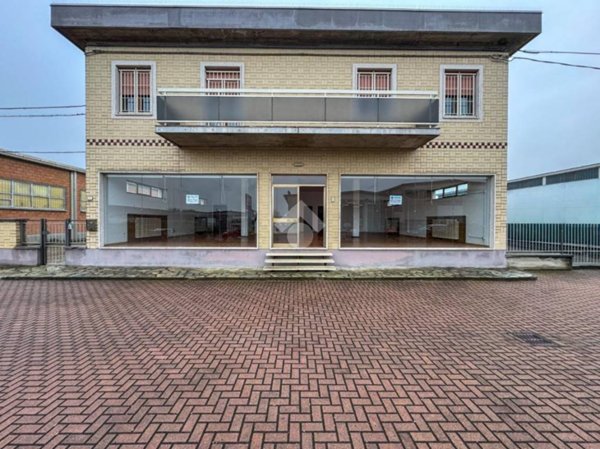 negozio in affitto a Rottofreno