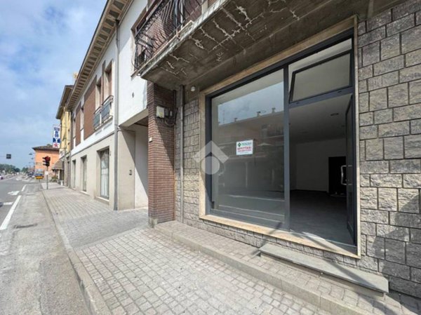 negozio in affitto a Rottofreno