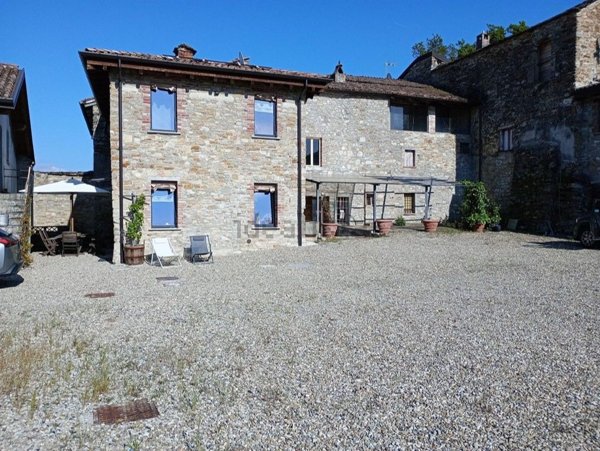 appartamento in affitto a Travo in zona Bobbiano