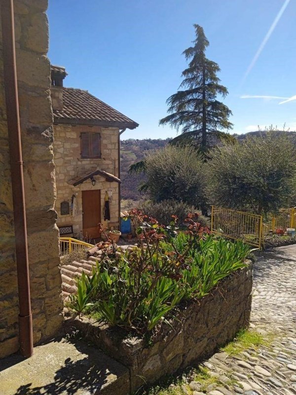 appartamento in affitto a Vernasca in zona Vigoleno