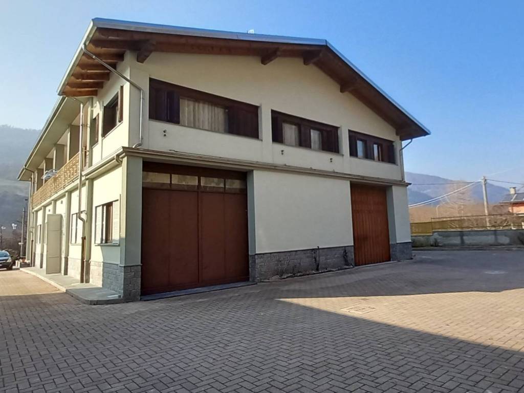 locale commerciale in affitto a Quarona