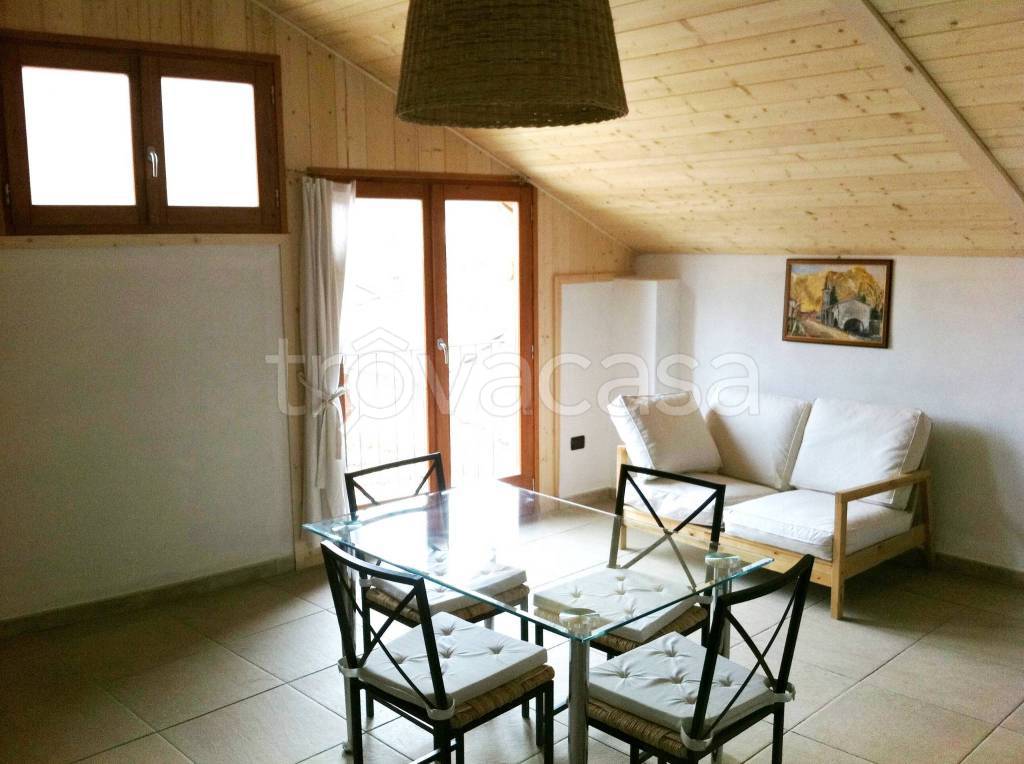 appartamento in affitto a Quarona in zona Doccio