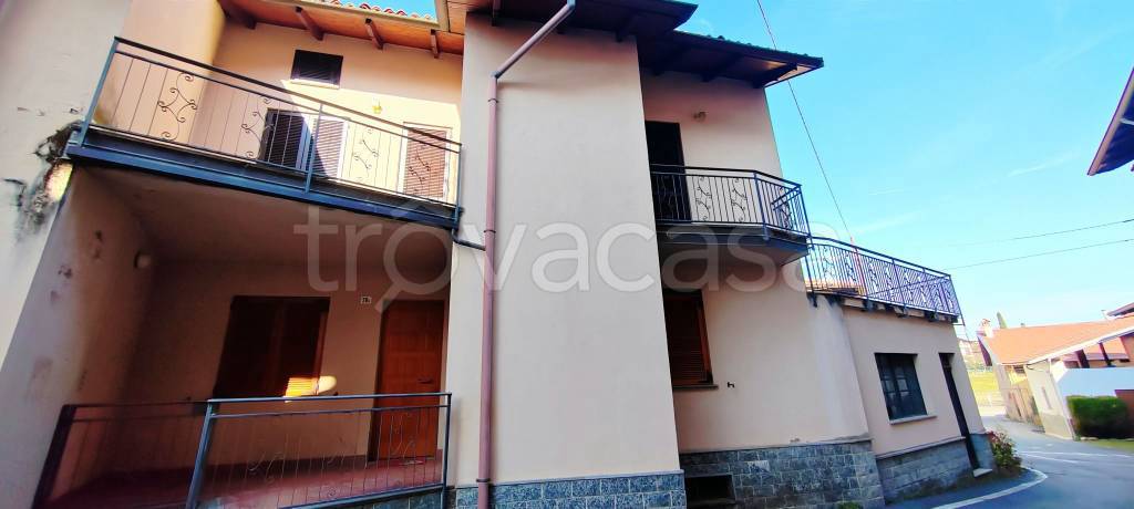 casa indipendente in affitto a Roasio