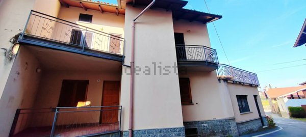 casa indipendente in affitto a Roasio