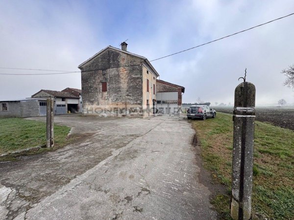 pentavano in affitto a Busseto