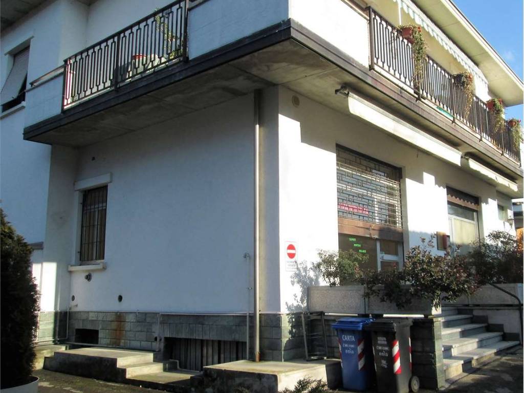 locale commerciale in affitto a Collecchio in zona Ozzano Taro