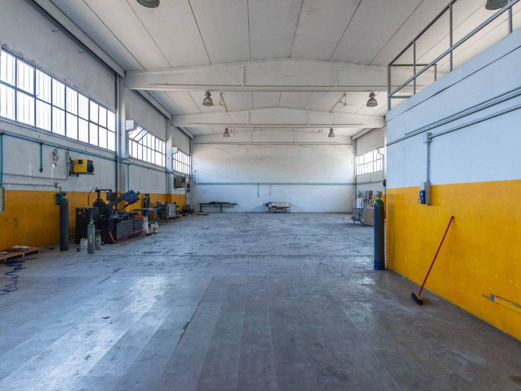 locale commerciale in affitto a Collecchio in zona Lemignano