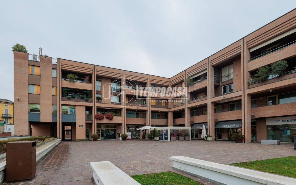 negozio in affitto a Collecchio