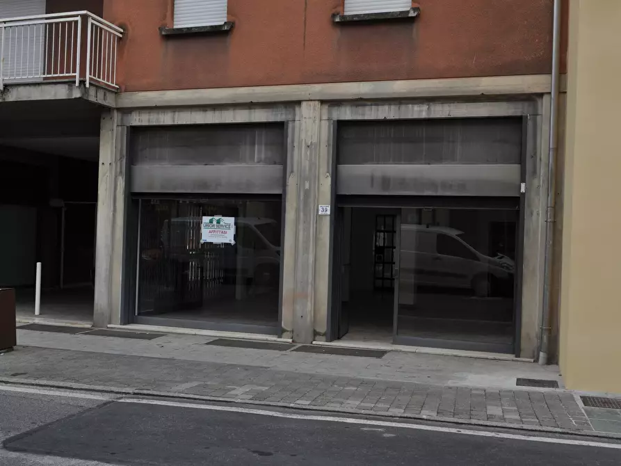 locale commerciale in affitto a Collecchio