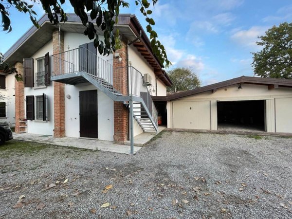 appartamento in affitto a Collecchio in zona Lemignano