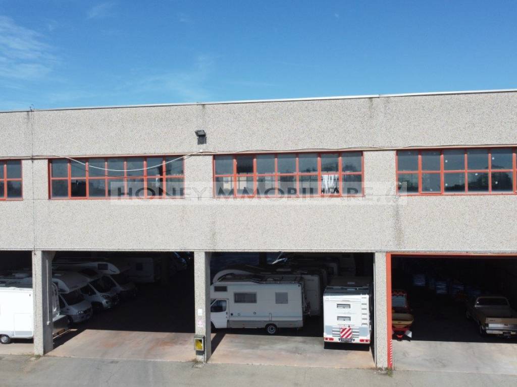 locale commerciale in affitto a Fidenza