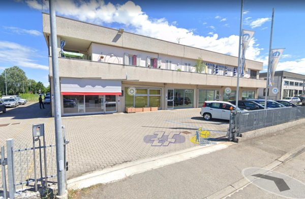 locale commerciale in affitto a Fidenza