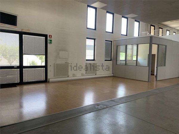 locale commerciale in affitto a Fidenza