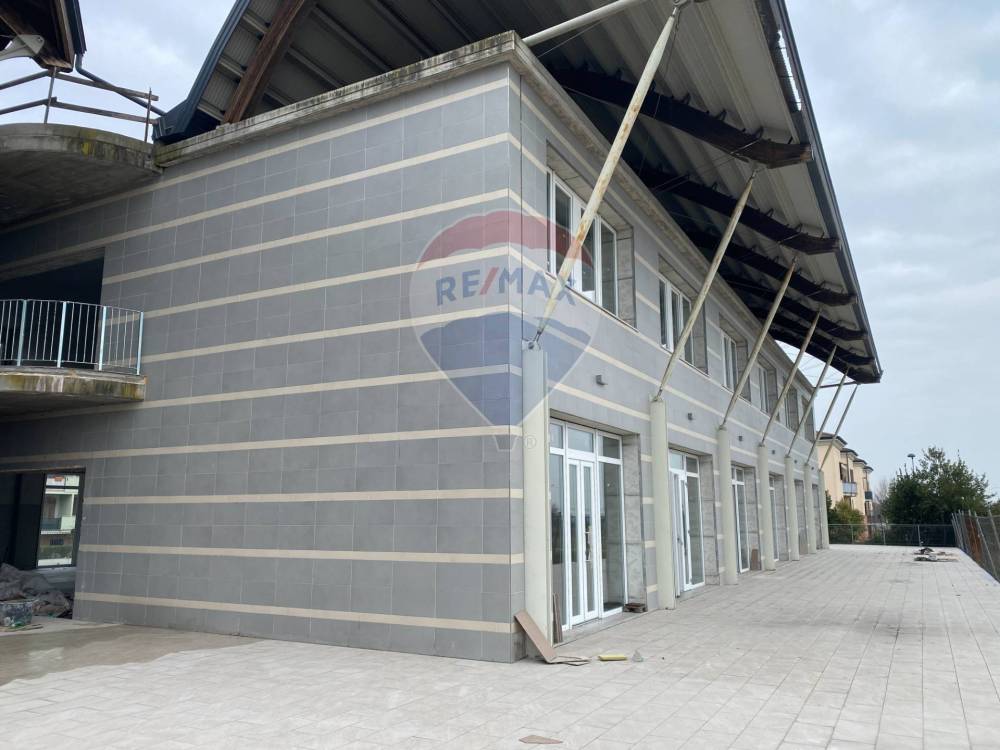 locale commerciale in affitto a Fidenza in zona Parola