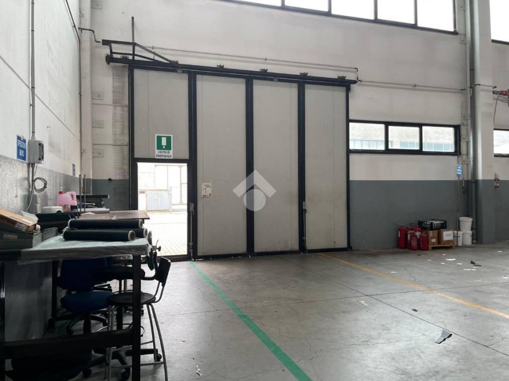 locale commerciale in affitto a Fidenza