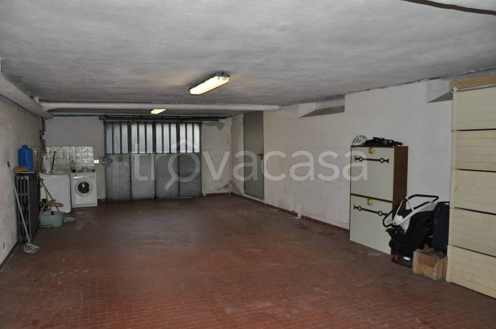 locale commerciale in affitto a Fidenza