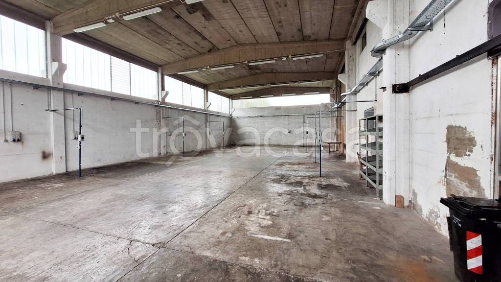 locale commerciale in affitto a Fidenza in zona Rimale