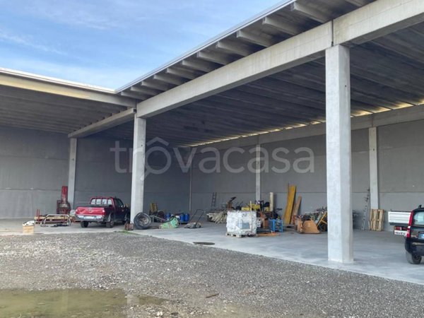 locale commerciale in affitto a Fidenza