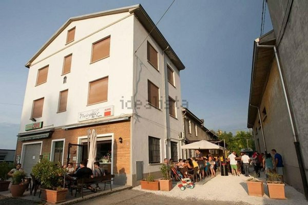 negozio in affitto a Fidenza in zona Castione Marchesi