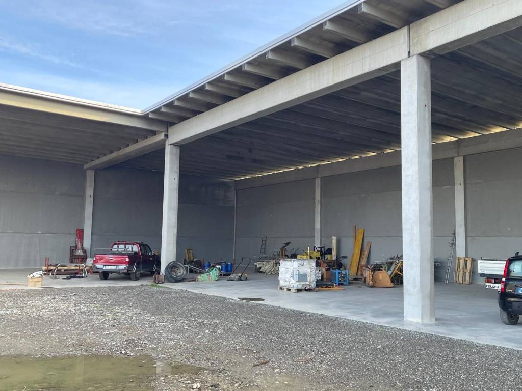 locale commerciale in affitto a Fidenza