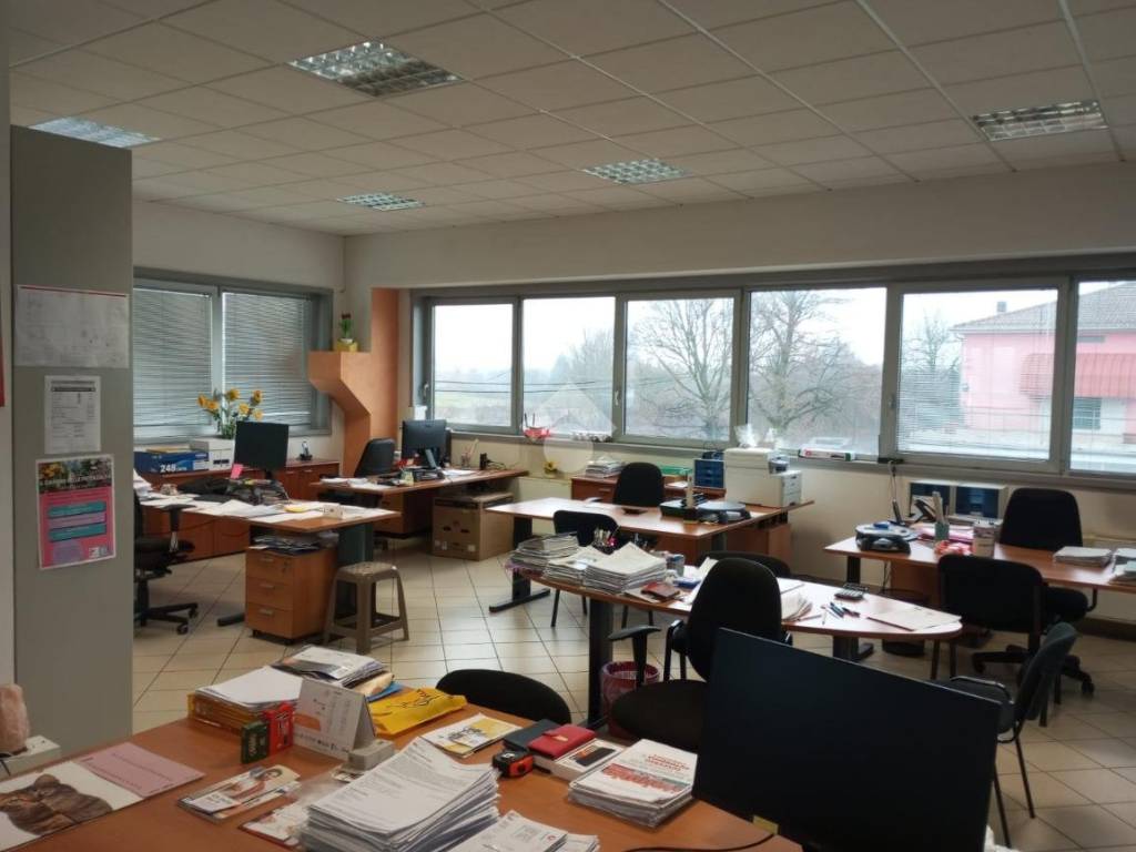 locale commerciale in affitto a Fidenza