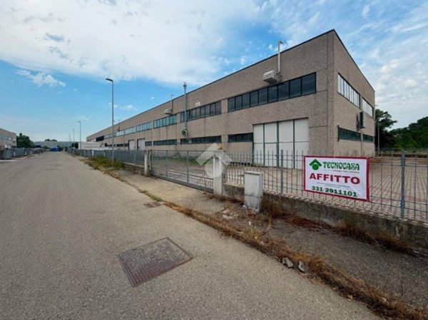 locale commerciale in affitto a Fidenza