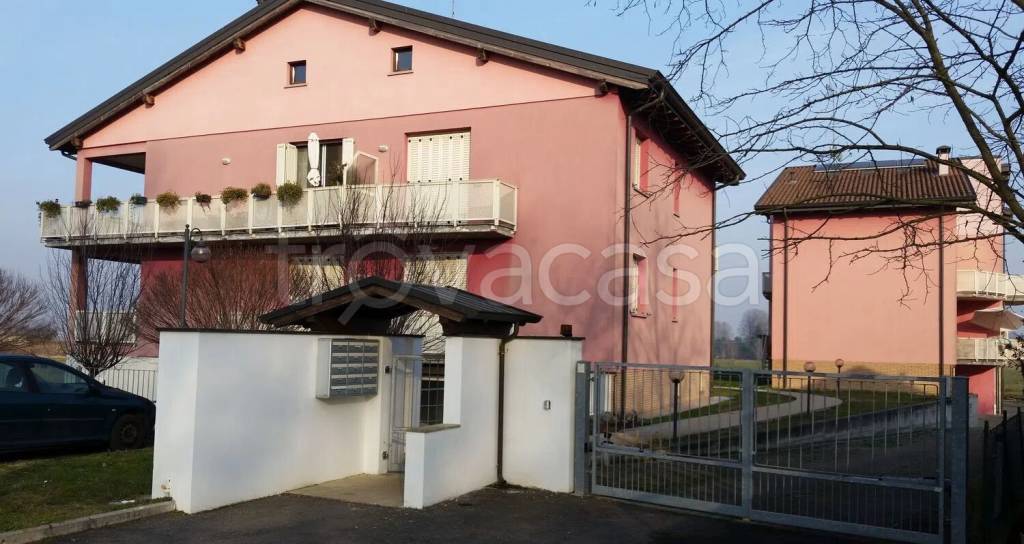 appartamento in affitto a Fontevivo in zona Torchio