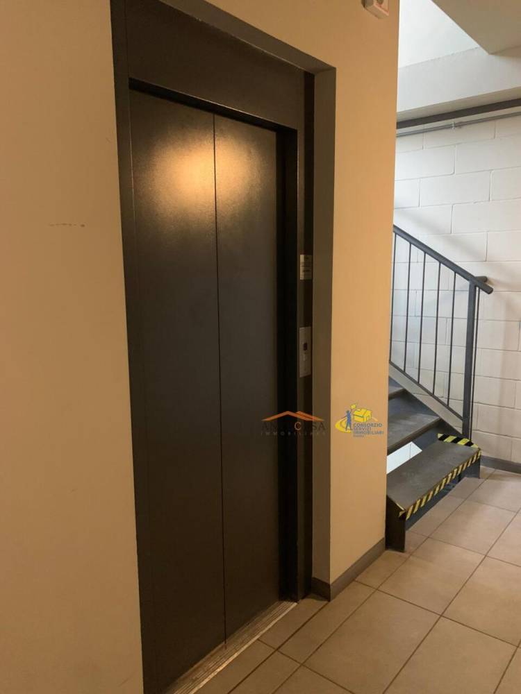 ufficio in affitto a Fontevivo in zona Ponte Taro