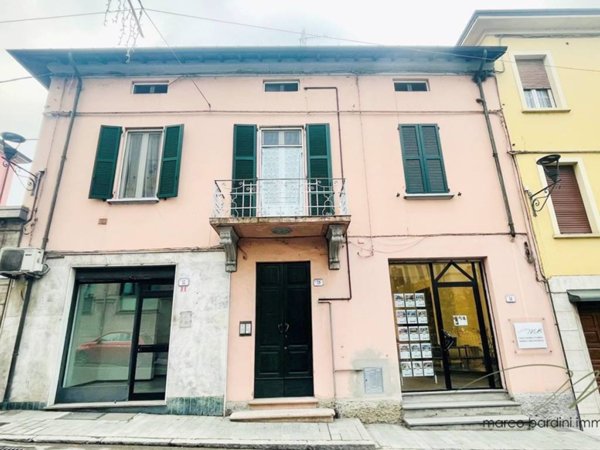 negozio in affitto a Fornovo di Taro