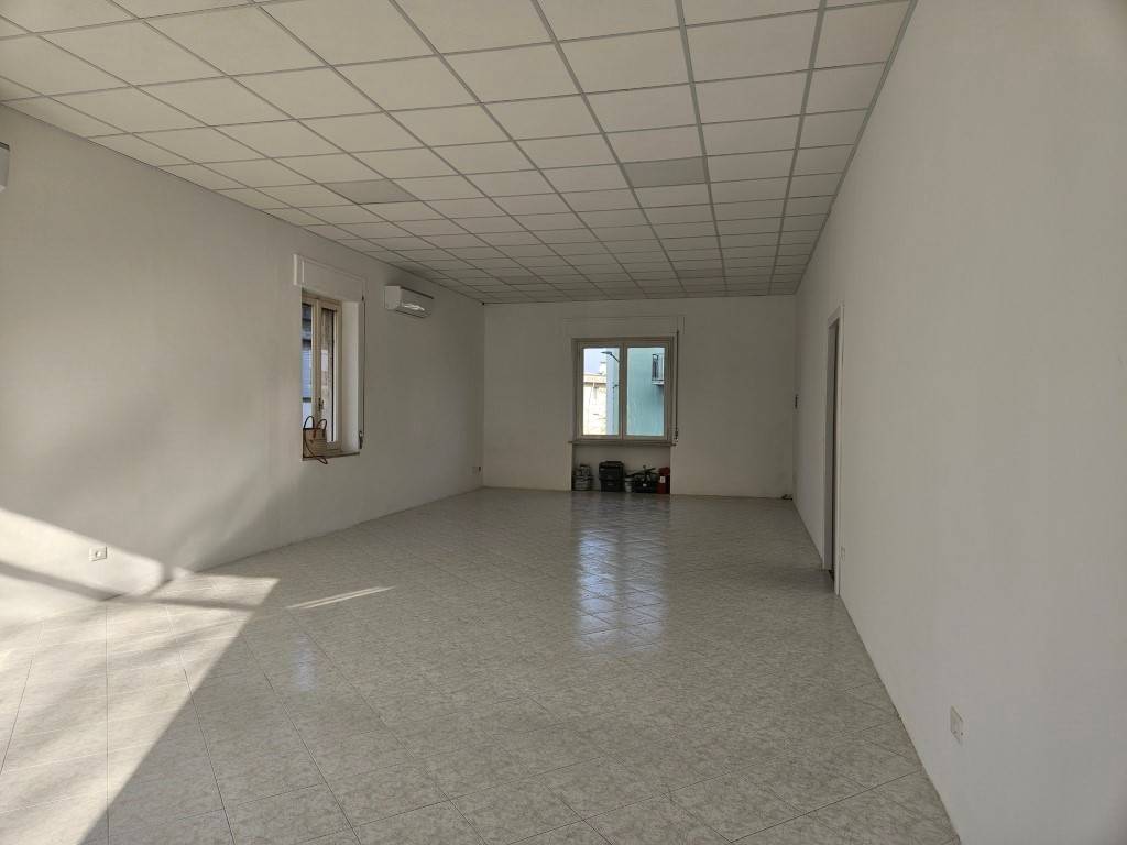 negozio in affitto a Fornovo di Taro