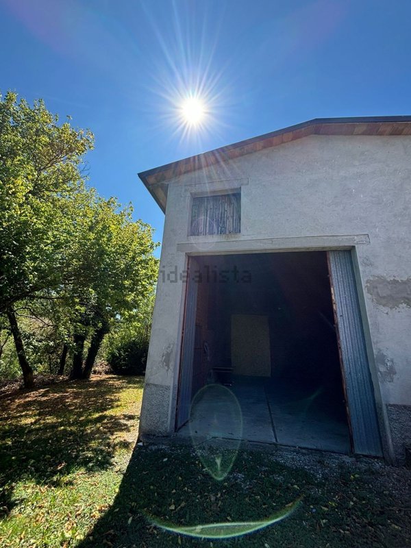 locale di sgombero in affitto a Fornovo di Taro in zona Sivizzano