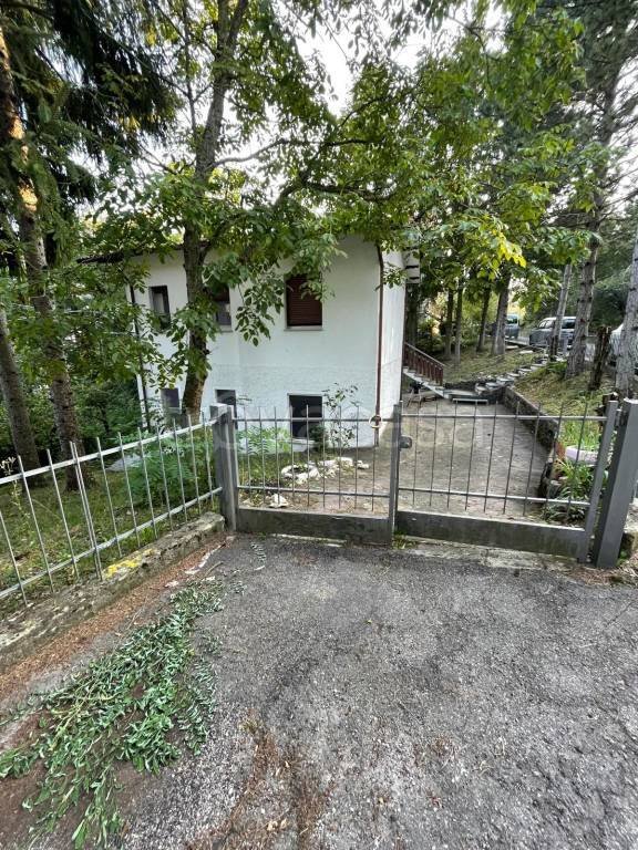 appartamento in affitto a Langhirano in zona Cozzano