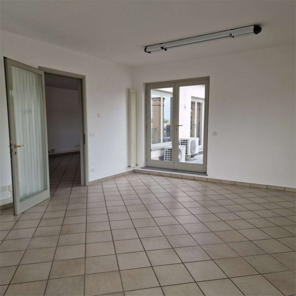 ufficio in affitto a Langhirano