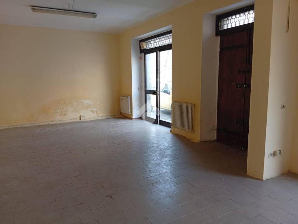 negozio in affitto a Langhirano