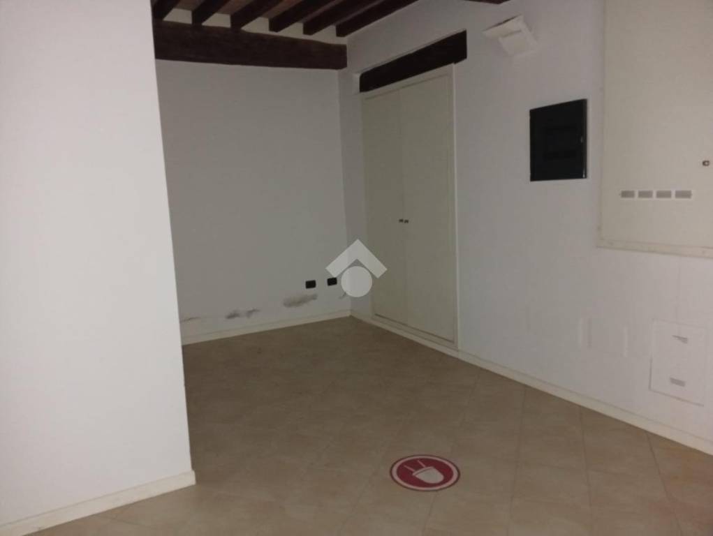 ufficio in affitto a Langhirano