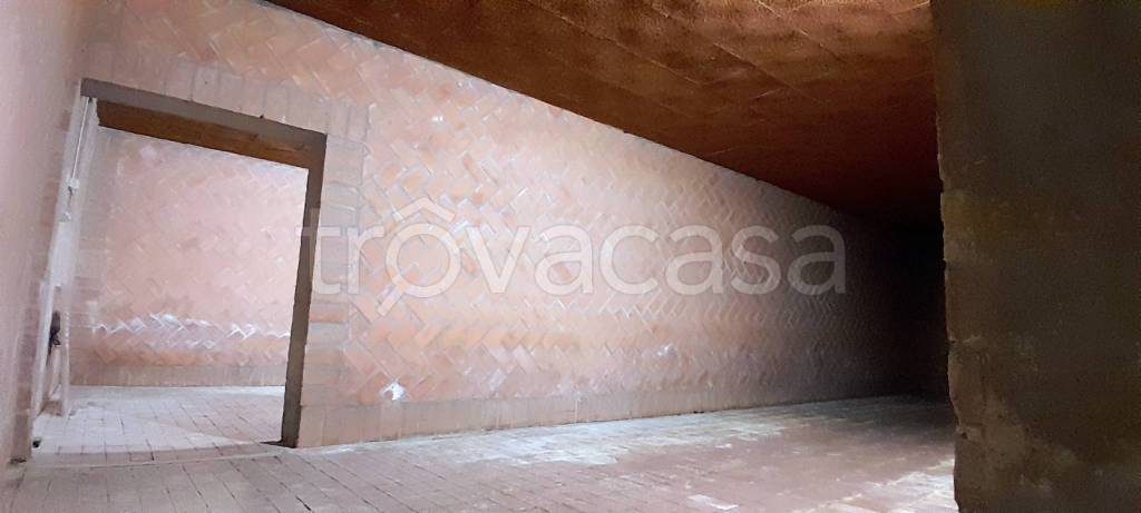 locale commerciale in affitto a Langhirano in zona Riano