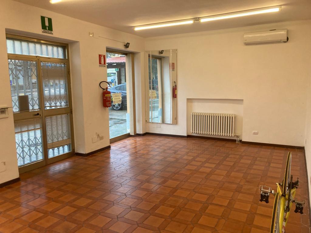 locale commerciale in affitto a Medesano in zona Sant'Andrea Bagni