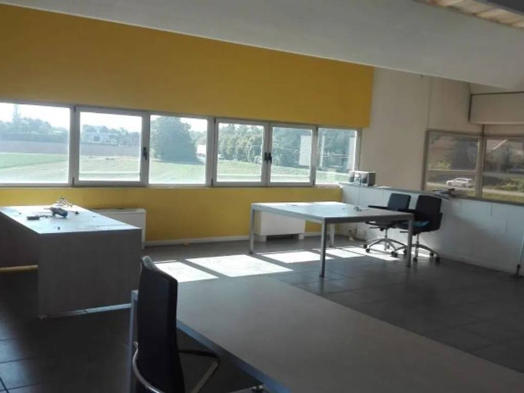 ufficio in affitto a Montechiarugolo