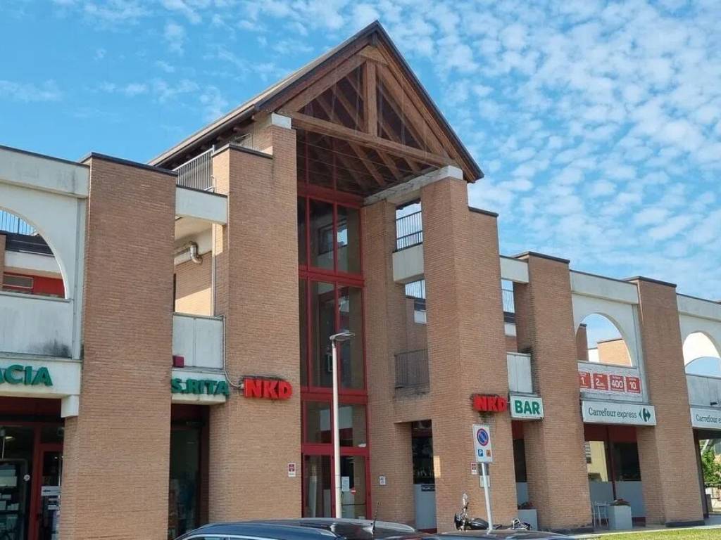 ufficio in affitto a Montechiarugolo in zona Basilicagoiano