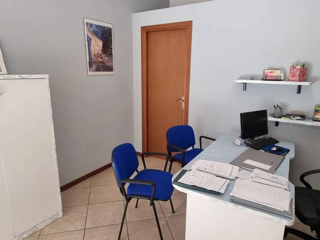 ufficio in affitto a Montechiarugolo in zona Monticelli Terme