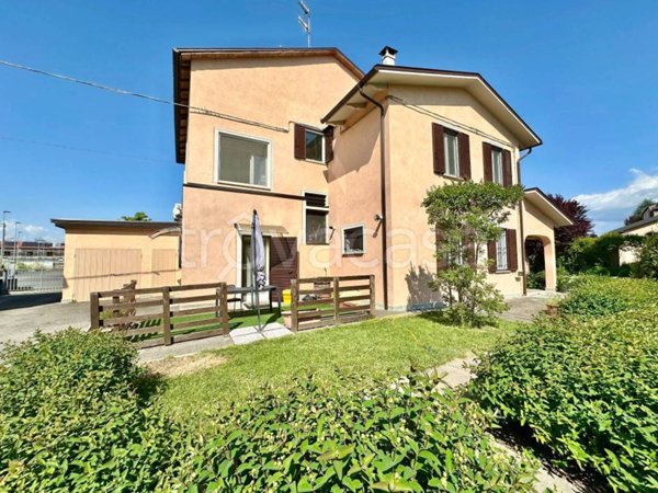 appartamento in affitto a Montechiarugolo in zona Basilicagoiano