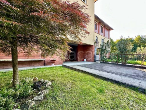 appartamento in affitto a Montechiarugolo in zona Monticelli Terme